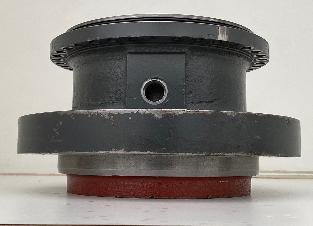 Liebherr Abtriebswellengehäuse ID-Nr.90015650 and Kegelrollenlager ID-Nr.761008503. - Редуктор на въртене за Верижен багер: снимка 4 Liebherr Abtriebswellengehäuse ID-Nr.90015650 and Kegelrollenlager ID-Nr.761008503. - Редуктор на въртене за Верижен багер: снимка 4