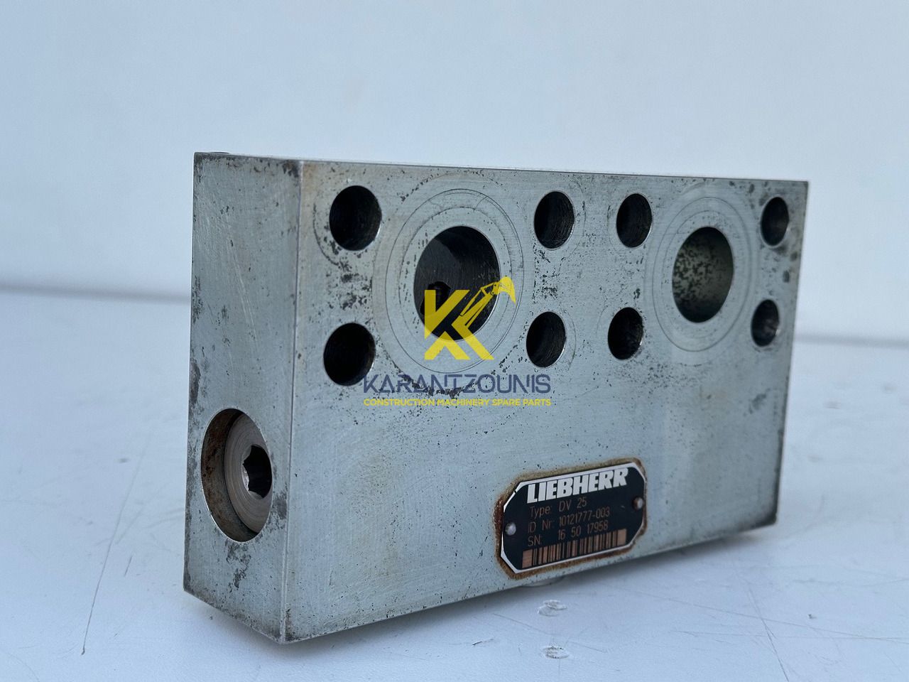 Liebherr Dämpfungsventil ID-Nr.10121777. P924 COMP, P926, R926, R916, R922, R924 COMP, R924, R926 COMP, R926, R930, R936, R946, R950 T, R960 T. #10121777.43199# - Редуктор на въртене за Строителна техника: снимка 2 Liebherr Dämpfungsventil ID-Nr.10121777. P924 COMP, P926, R926, R916, R922, R924 COMP, R924, R926 COMP, R926, R930, R936, R946, R950 T, R960 T. #10121777.43199# - Редуктор на въртене за Строителна техника: снимка 2