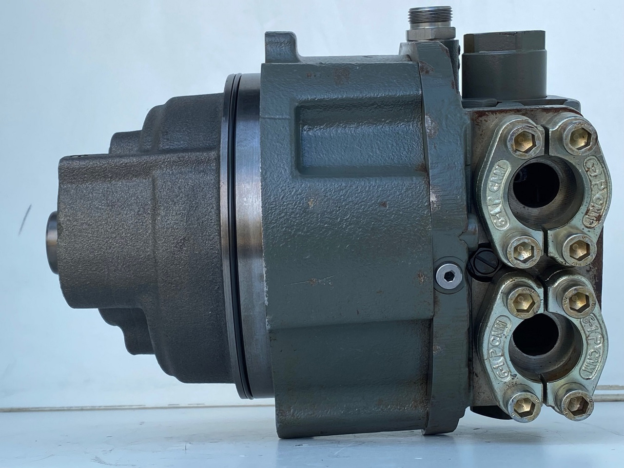 Liebherr Hydraulikeinbaumotor CMVE O 108. ID-Nr.10118562 - ID-Nr.10132610 - ID-Nr.10129048. LOS1916, LOS916, LOS926, R906, R916, R918, R920, R922, R924, R926COMP, R926, R936. #27979# - Хидравличен мотор за Верижен багер: снимка 3 Liebherr Hydraulikeinbaumotor CMVE O 108. ID-Nr.10118562 - ID-Nr.10132610 - ID-Nr.10129048. LOS1916, LOS916, LOS926, R906, R916, R918, R920, R922, R924, R926COMP, R926, R936. #27979# - Хидравличен мотор за Верижен багер: снимка 3