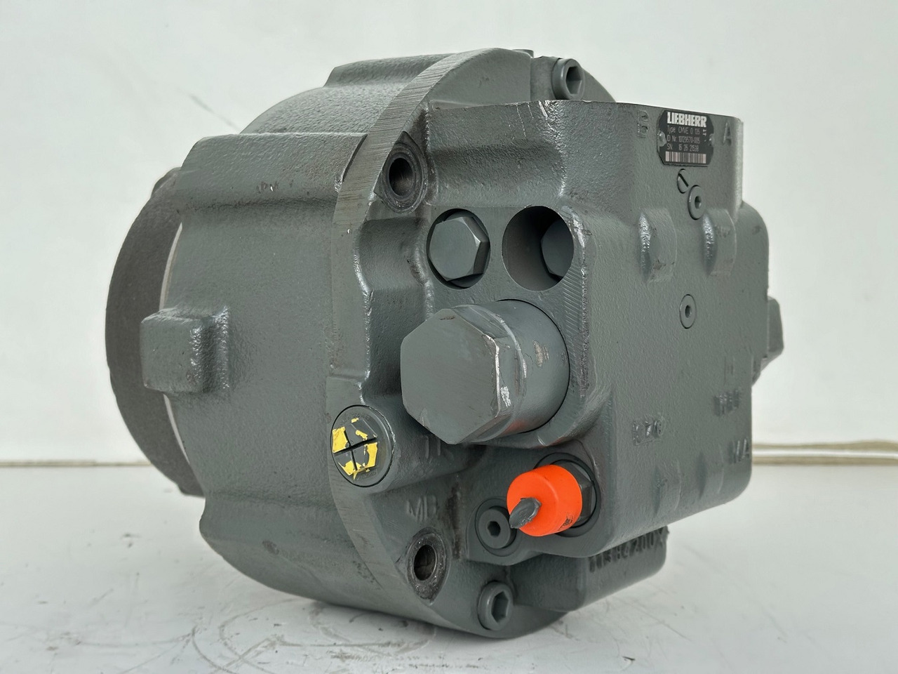 Liebherr Hydraulikeinbaumotor CMVE O 135. ID-Nr.10129570 - ID-Nr.11439804. FAT400P112 - FAT550P093. R930, R934, R936, R940, R944, R946, R950T. #10129570.21538# - Хидравличен мотор за Строителна техника: снимка 5 Liebherr Hydraulikeinbaumotor CMVE O 135. ID-Nr.10129570 - ID-Nr.11439804. FAT400P112 - FAT550P093. R930, R934, R936, R940, R944, R946, R950T. #10129570.21538# - Хидравличен мотор за Строителна техника: снимка 5