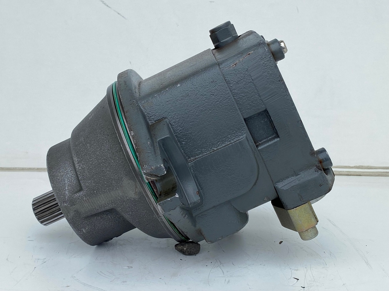 Liebherr Hydraulikeinbaumotor FMF090, ID-Nr.10120382 - ID-Nr.9273168 - ID-Nr.9074075. A900, A944, LH60, E942, EP944, ER944, LOS942, LOS944, P942, P944, R934 TR, R940, R942, R944, R946, R950. #17868 - Хидравличен мотор за Верижен багер: снимка 1 Liebherr Hydraulikeinbaumotor FMF090, ID-Nr.10120382 - ID-Nr.9273168 - ID-Nr.9074075. A900, A944, LH60, E942, EP944, ER944, LOS942, LOS944, P942, P944, R934 TR, R940, R942, R944, R946, R950. #17868 - Хидравличен мотор за Верижен багер: снимка 1