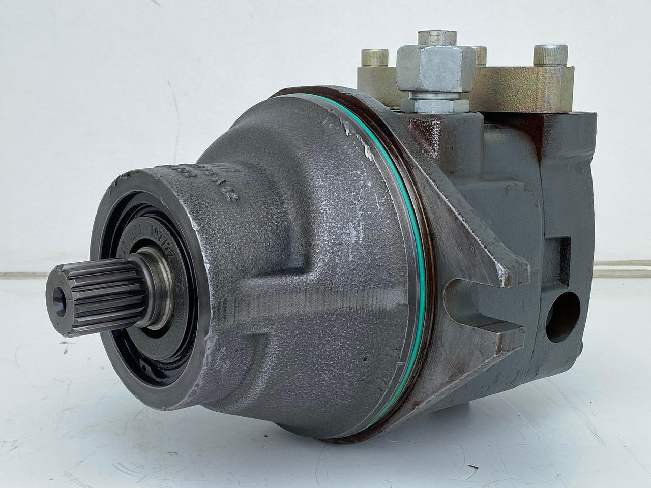 Liebherr Hydraulikeinbaumotor FMF090, ID-Nr.10120382 - ID-Nr.9273168 - ID-Nr.9074075. A900, A944, LH60, E942, EP944, ER944, LOS942, LOS944, P942, P944, R934 TR, R940, R942, R944, R946, R950. #17868 - Хидравличен мотор за Верижен багер: снимка 5 Liebherr Hydraulikeinbaumotor FMF090, ID-Nr.10120382 - ID-Nr.9273168 - ID-Nr.9074075. A900, A944, LH60, E942, EP944, ER944, LOS942, LOS944, P942, P944, R934 TR, R940, R942, R944, R946, R950. #17868 - Хидравличен мотор за Верижен багер: снимка 5