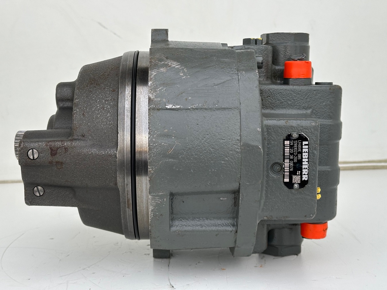 Liebherr Hydraulikeinbaumotor LH46VE 085. ID-Nr.12421312 - ID-Nr.12881023. LO1926, LOS926 K-LC, R922, R924, R926, R926 K-LC, R930 T. #20.38.0978# - Хидравличен мотор за Строителна техника: снимка 3 Liebherr Hydraulikeinbaumotor LH46VE 085. ID-Nr.12421312 - ID-Nr.12881023. LO1926, LOS926 K-LC, R922, R924, R926, R926 K-LC, R930 T. #20.38.0978# - Хидравличен мотор за Строителна техника: снимка 3