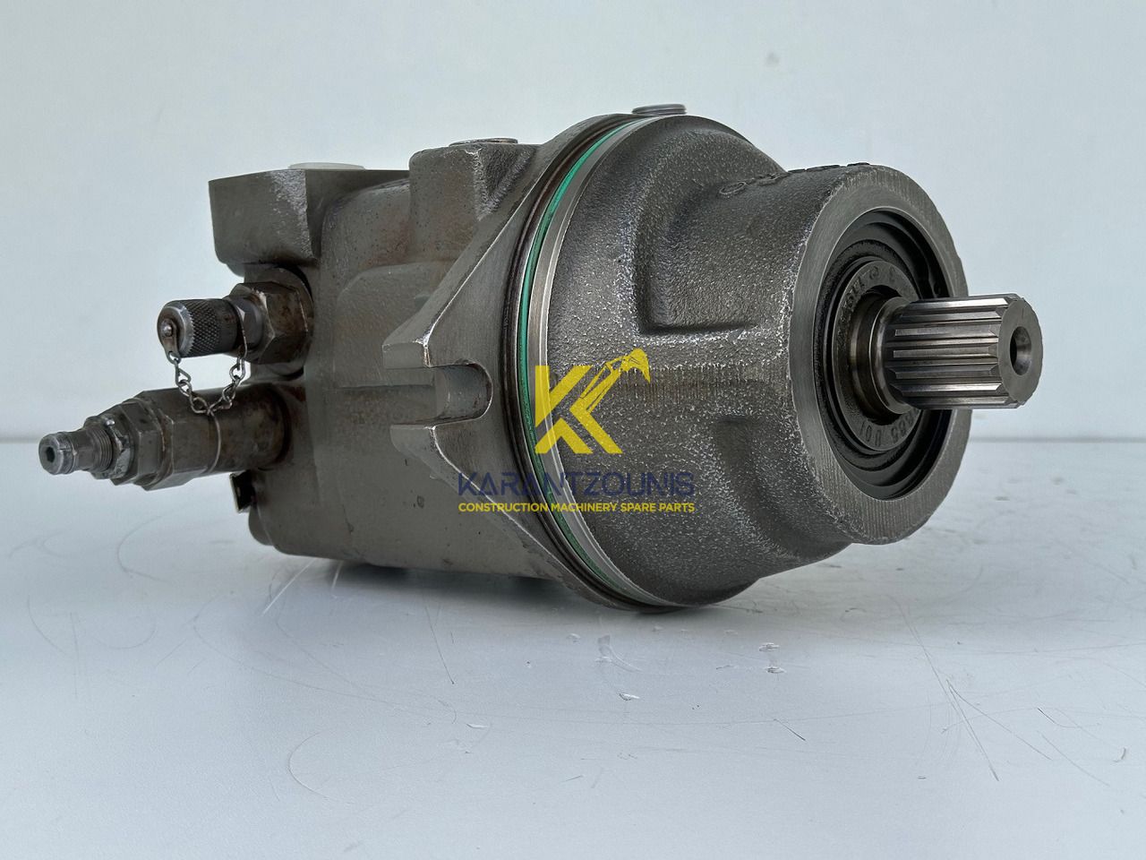 Liebherr Hydraulikeinbaumotor Typ:FMF058, ID-Nr.10122576 - ID-Nr.10145827 - ID-Nr.11371069. LOS1906, P924 COMP , R906, R906 PROTO, R916, R922, R924, R924 COMP, R926 COMP, R926 K LC. #11371069.08604# - Хидравличен мотор за Верижен багер: снимка 2 Liebherr Hydraulikeinbaumotor Typ:FMF058, ID-Nr.10122576 - ID-Nr.10145827 - ID-Nr.11371069. LOS1906, P924 COMP , R906, R906 PROTO, R916, R922, R924, R924 COMP, R926 COMP, R926 K LC. #11371069.08604# - Хидравличен мотор за Верижен багер: снимка 2