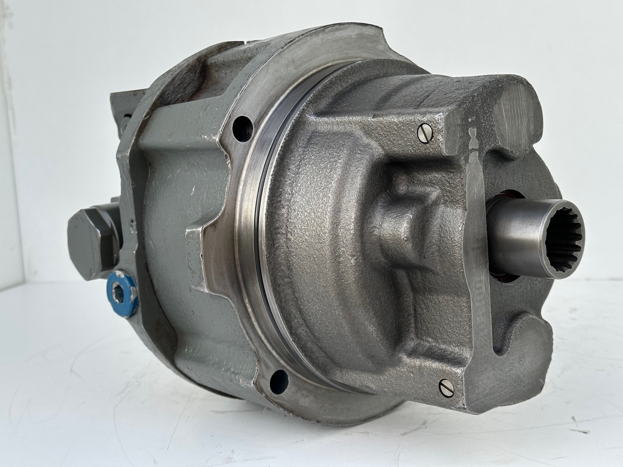 Liebherr Hydraulikeinbaumotor Typ:LH46VE 108. ID-Nr.11428178 . LOS926-1715,R926-1715,R928-1715,R930-1716,R934-1550,R936K-LC,R936K-NLC,R936K-SLC,R938. #11428178.0663# - Ходов редуктор за Строителна техника: снимка 2 Liebherr Hydraulikeinbaumotor Typ:LH46VE 108. ID-Nr.11428178 . LOS926-1715,R926-1715,R928-1715,R930-1716,R934-1550,R936K-LC,R936K-NLC,R936K-SLC,R938. #11428178.0663# - Ходов редуктор за Строителна техника: снимка 2