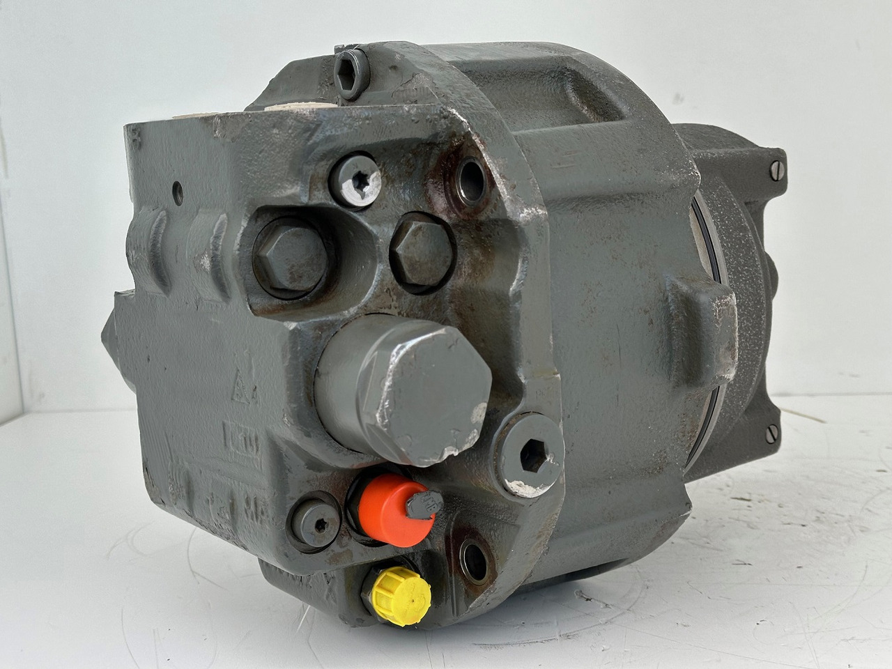 Liebherr Hydraulikeinbaumotor Typ:LH46VE 108. ID-Nr.11428178 . LOS926-1715,R926-1715,R928-1715,R930-1716,R934-1550,R936K-LC,R936K-NLC,R936K-SLC,R938. #11428178.0717# - Ходов редуктор за Строителна техника: снимка 5 Liebherr Hydraulikeinbaumotor Typ:LH46VE 108. ID-Nr.11428178 . LOS926-1715,R926-1715,R928-1715,R930-1716,R934-1550,R936K-LC,R936K-NLC,R936K-SLC,R938. #11428178.0717# - Ходов редуктор за Строителна техника: снимка 5