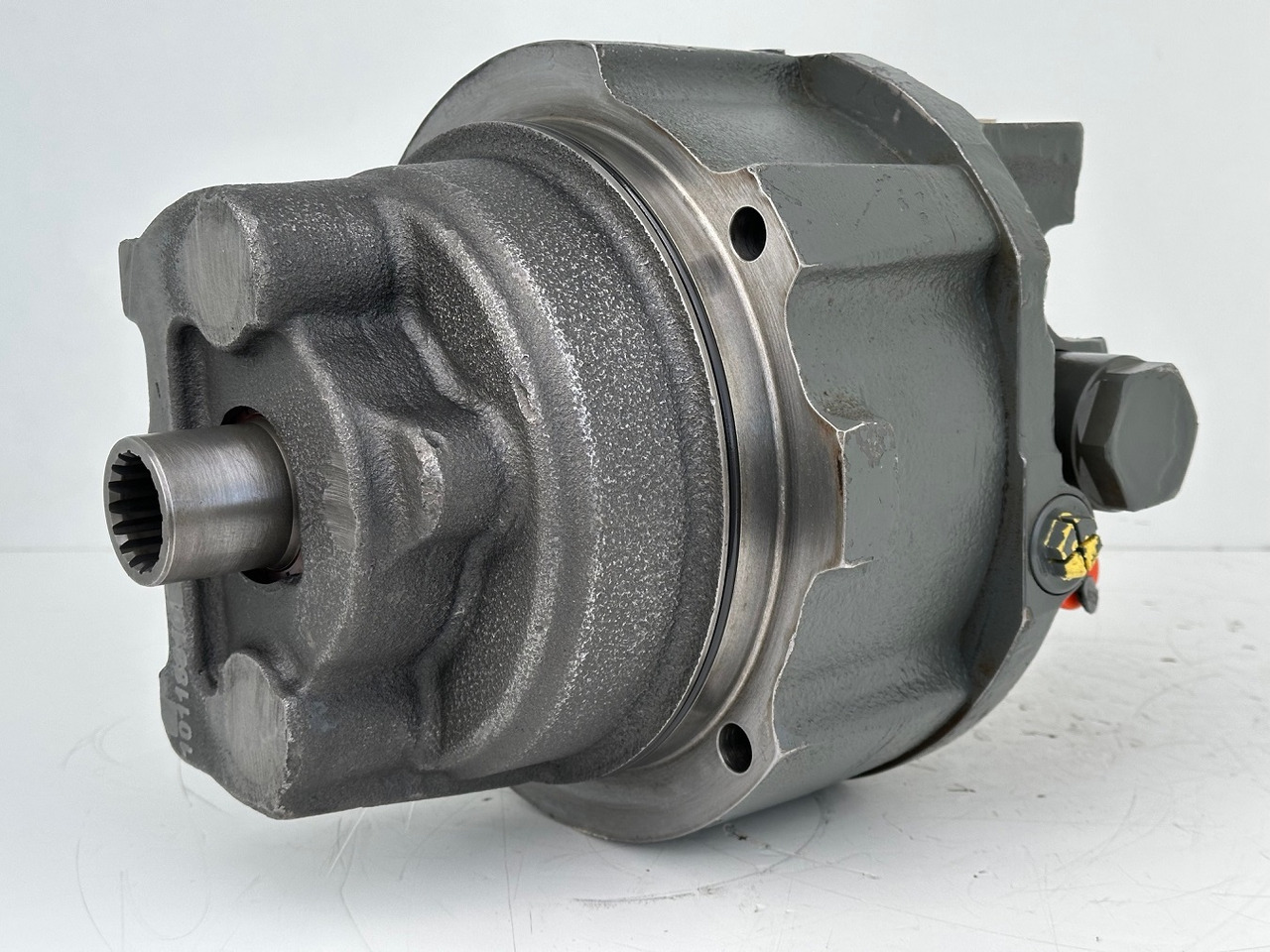 Liebherr Hydraulikeinbaumotor Typ:LH46VE 108. ID-Nr.11428178 . LOS926-1715,R926-1715,R928-1715,R930-1716,R934-1550,R936K-LC,R936K-NLC,R936K-SLC,R938. #11428178.0717# - Ходов редуктор за Строителна техника: снимка 1 Liebherr Hydraulikeinbaumotor Typ:LH46VE 108. ID-Nr.11428178 . LOS926-1715,R926-1715,R928-1715,R930-1716,R934-1550,R936K-LC,R936K-NLC,R936K-SLC,R938. #11428178.0717# - Ходов редуктор за Строителна техника: снимка 1