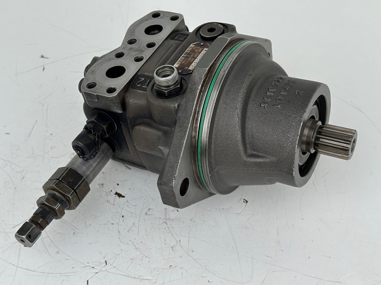 Liebherr Original Hydraulikeinbaumotor FMF045. ID-Nr.12464105. SAT250/287. LH18M, LH22C, LH22M, LH24M, LH26EC, LH26EM, LH26M. #12464105.20985# - Редуктор на въртене за Строителна техника: снимка 4 Liebherr Original Hydraulikeinbaumotor FMF045. ID-Nr.12464105. SAT250/287. LH18M, LH22C, LH22M, LH24M, LH26EC, LH26EM, LH26M. #12464105.20985# - Редуктор на въртене за Строителна техника: снимка 4