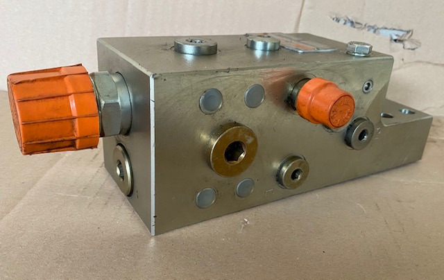 Liebherr Rohrbruchsicherung ID-Nr.5009808. - Хидравличен клапан за Верижен багер: снимка 4 Liebherr Rohrbruchsicherung ID-Nr.5009808. - Хидравличен клапан за Верижен багер: снимка 4