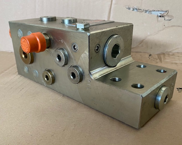 Liebherr Rohrbruchsicherung ID-Nr.5009808. - Хидравличен клапан за Верижен багер: снимка 5 Liebherr Rohrbruchsicherung ID-Nr.5009808. - Хидравличен клапан за Верижен багер: снимка 5