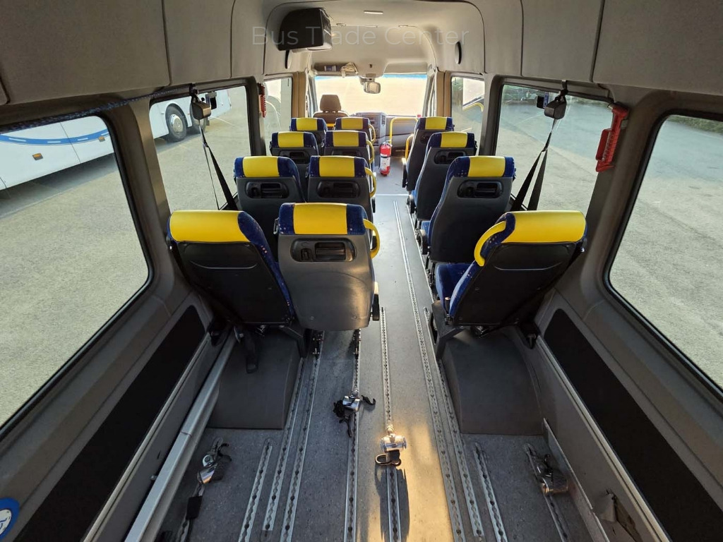 VOLKSWAGEN Crafter 50 LR // 3 units with lift - Микробус, Пътнически бус: снимка 5 VOLKSWAGEN Crafter 50 LR // 3 units with lift - Микробус, Пътнически бус: снимка 5