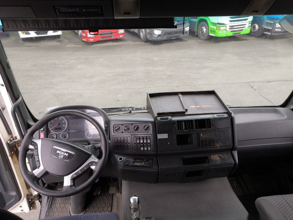 Interior photo 2: Шаси кабина MAN TGA 26.350 6x2  (Nr. 4998)
