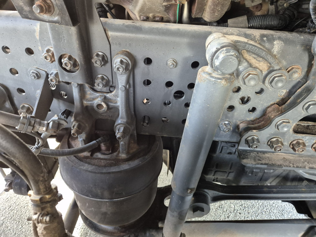 Mercedes Benz 1846 Actros (Nr. 5883) - Камион цистерна: снимка 3 Mercedes Benz 1846 Actros (Nr. 5883) - Камион цистерна: снимка 3