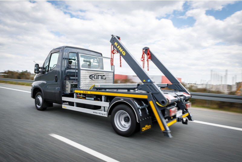 Iveco Daily 70C18 + KING Bramowiec / Skiploader / Absetzkipper - Мултилифт за контейнери камион: снимка 3 Iveco Daily 70C18 + KING Bramowiec / Skiploader / Absetzkipper - Мултилифт за контейнери камион: снимка 3