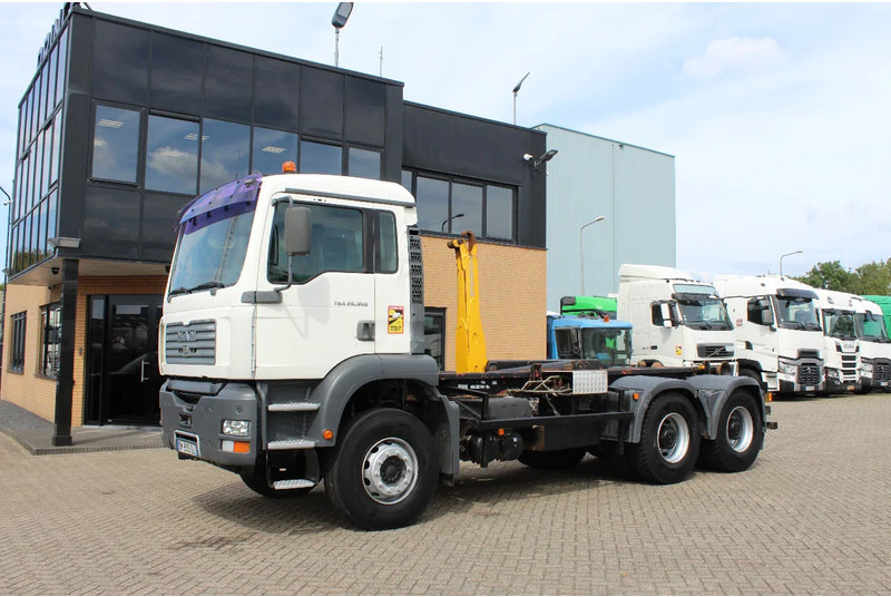 MAN TGA 26.360 * 6X4 * EURO 3 * - Камион с кабелна система: снимка 1 MAN TGA 26.360 * 6X4 * EURO 3 * - Камион с кабелна система: снимка 1