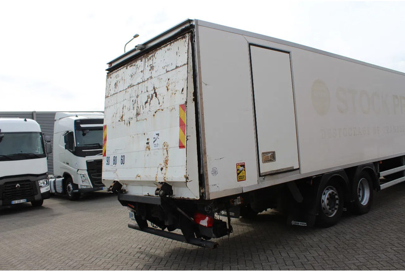 Scania P320 * EURO5 * 6X2 * CARRIER SUPRA 750 * MANUAL * - Рефрижератор камион: снимка 5 Scania P320 * EURO5 * 6X2 * CARRIER SUPRA 750 * MANUAL * - Рефрижератор камион: снимка 5