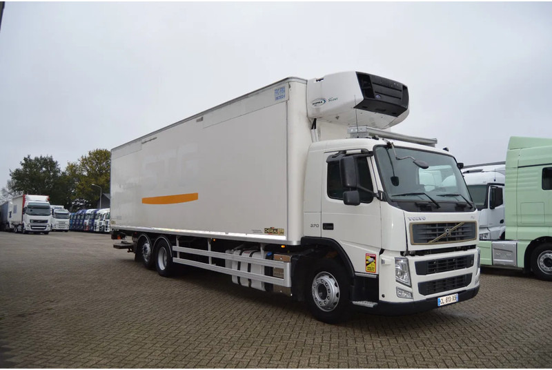 Volvo FM 370 * EURO5 * CARRIER SUPRA 950 SILENT * 6X2 * - Рефрижератор камион: снимка 4 Volvo FM 370 * EURO5 * CARRIER SUPRA 950 SILENT * 6X2 * - Рефрижератор камион: снимка 4