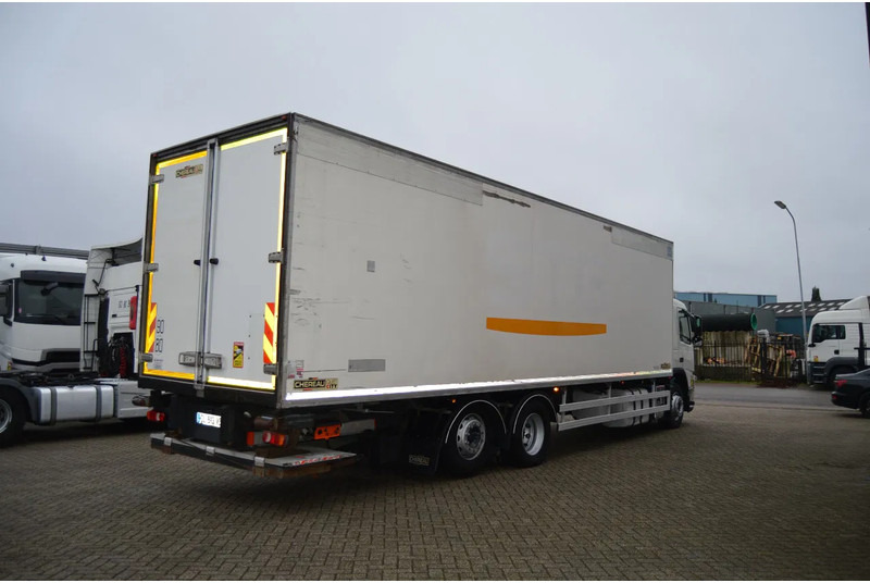 Volvo FM 370 * EURO5 * CARRIER SUPRA 950 SILENT * 6X2 * - Рефрижератор камион: снимка 3 Volvo FM 370 * EURO5 * CARRIER SUPRA 950 SILENT * 6X2 * - Рефрижератор камион: снимка 3