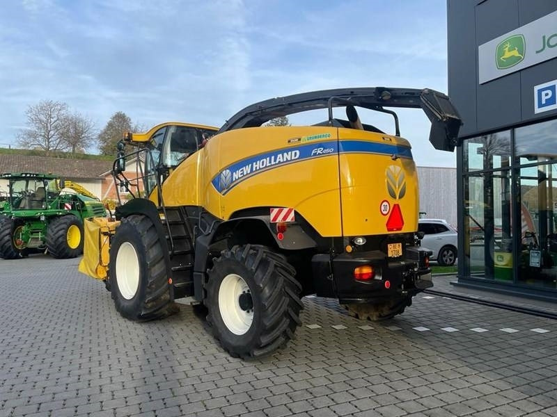 New Holland FR 450 - Силажокомбайн: снимка 3 New Holland FR 450 - Силажокомбайн: снимка 3