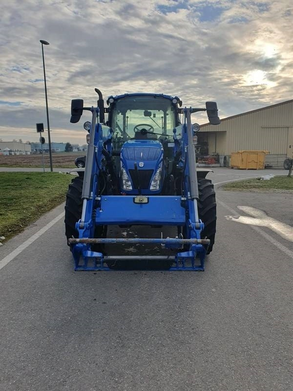 New Holland T 5.115 - Трактор: снимка 3 New Holland T 5.115 - Трактор: снимка 3