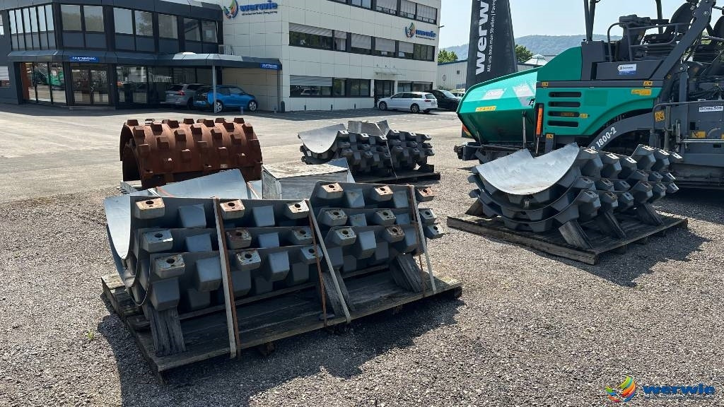 Hamm HAMM + VOLVO Stampffußschalen - Резервни части за Валяк: снимка 1 Hamm HAMM + VOLVO Stampffußschalen - Резервни части за Валяк: снимка 1