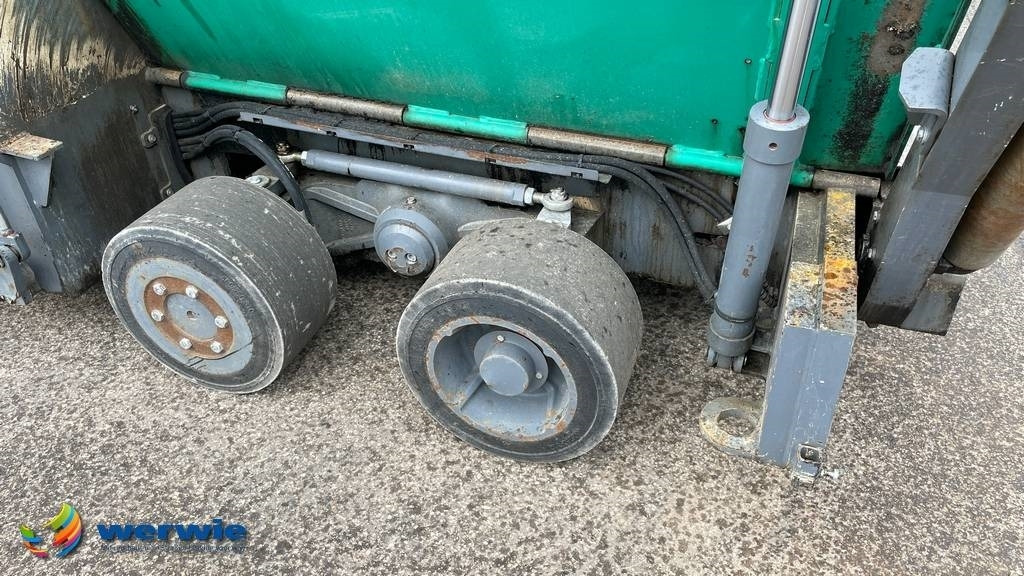 Асфалтополагач Vögele SUPER 1303-3i / AB340-3TV (1,80 - 3,40 m): снимка 8 Асфалтополагач Vögele SUPER 1303-3i / AB340-3TV (1,80 - 3,40 m): снимка 8