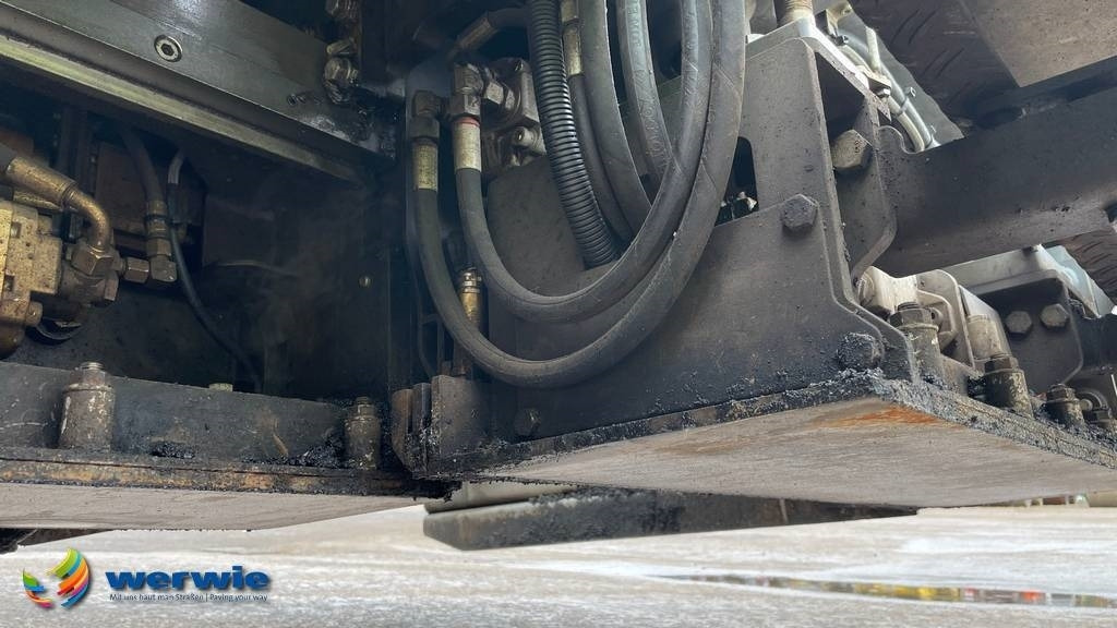 Асфалтополагач Vögele SUPER 1303-3i / AB340-3TV (1,80 - 3,40 m): снимка 16 Асфалтополагач Vögele SUPER 1303-3i / AB340-3TV (1,80 - 3,40 m): снимка 16