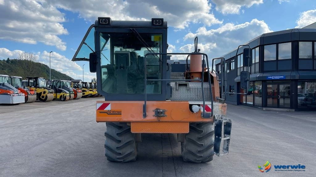 Wirtgen WR2400 - Техника за слагане на асфалт: снимка 3 Wirtgen WR2400 - Техника за слагане на асфалт: снимка 3