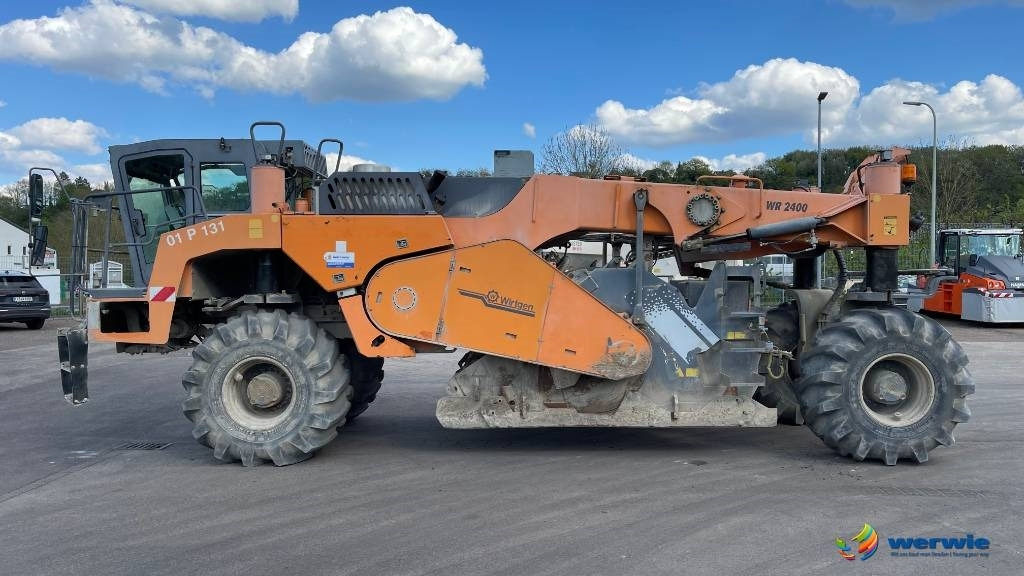 Wirtgen WR2400 - Техника за слагане на асфалт: снимка 5 Wirtgen WR2400 - Техника за слагане на асфалт: снимка 5