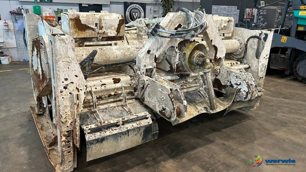 Wirtgen WS 250 - Техника за слагане на асфалт: снимка 4 Wirtgen WS 250 - Техника за слагане на асфалт: снимка 4