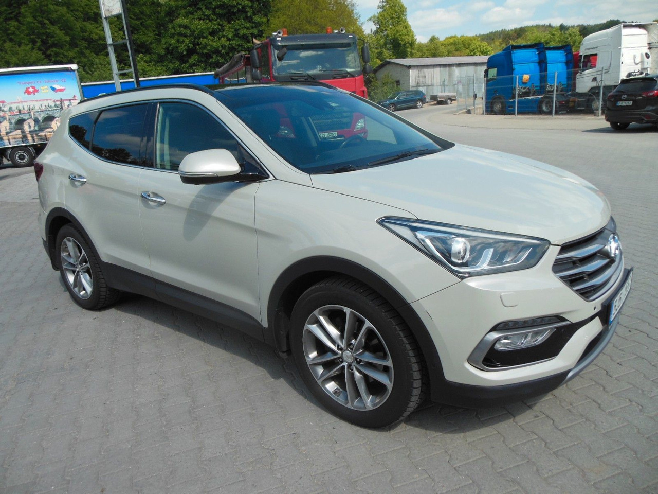 Hyundai Santa Fe 2,2 CRDi, 4WD, Automatic, Leder, Panora - Джип: снимка 2 Hyundai Santa Fe 2,2 CRDi, 4WD, Automatic, Leder, Panora - Джип: снимка 2