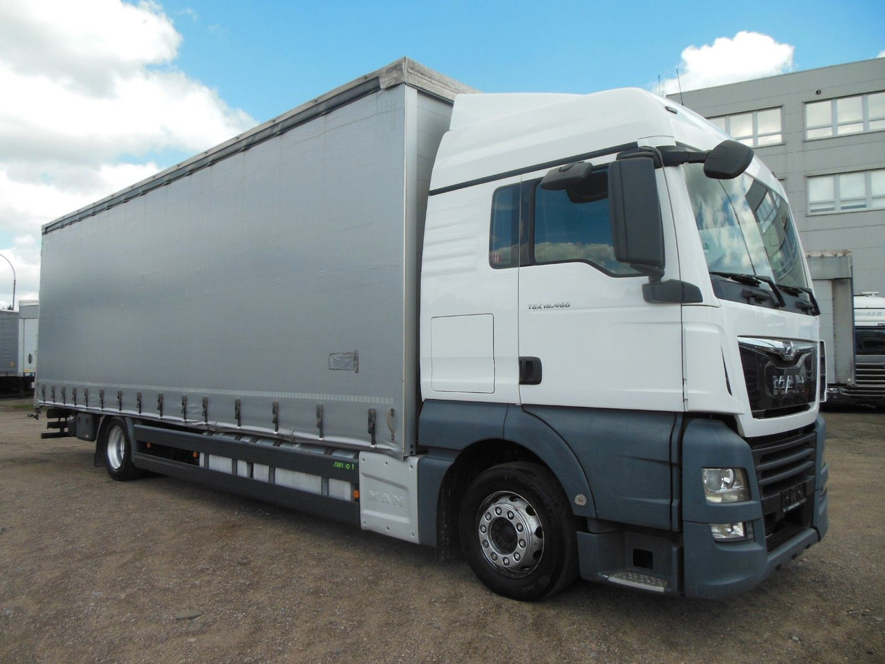 MAN TGX 18.460, XLX, VOLL LUFT, PRITSCHE 9,2M, TOP!! - Камион с брезент: снимка 2 MAN TGX 18.460, XLX, VOLL LUFT, PRITSCHE 9,2M, TOP!! - Камион с брезент: снимка 2