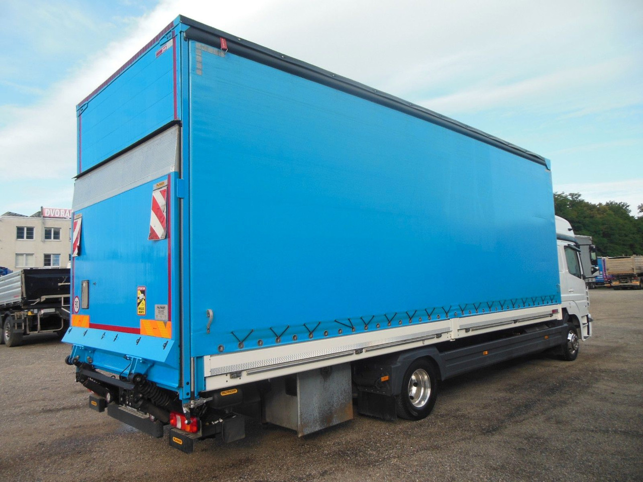 Mercedes-Benz 1223 ATEGO, GARANTI 12/2027, TOP, WIE NEUE!!! - Камион с брезент: снимка 3 Mercedes-Benz 1223 ATEGO, GARANTI 12/2027, TOP, WIE NEUE!!! - Камион с брезент: снимка 3