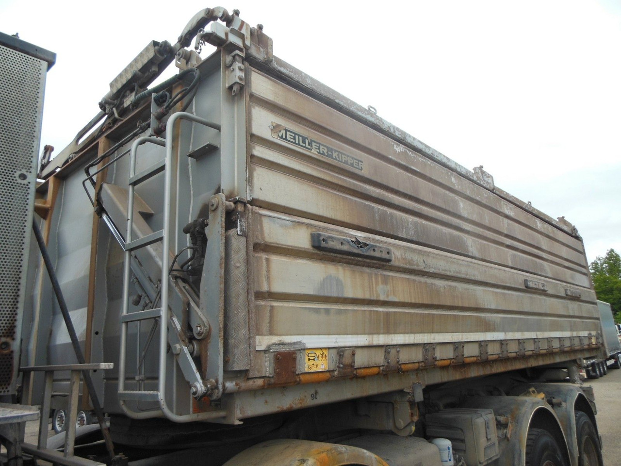 Mercedes-Benz ACTROS 4144, 8X6, 3 PEDALE, MEILLER, BODRMATIC - Самосвал камион: снимка 5 Mercedes-Benz ACTROS 4144, 8X6, 3 PEDALE, MEILLER, BODRMATIC - Самосвал камион: снимка 5