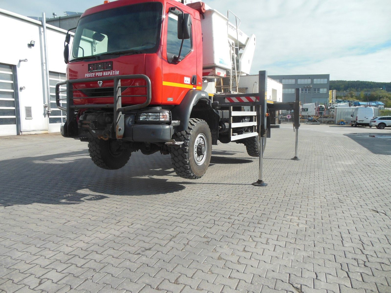 Renault MIDLUM 220.14,4X4,HUBARBEITBÜHNE 16,5M, ISOLIERT - Автовишка: снимка 5 Renault MIDLUM 220.14,4X4,HUBARBEITBÜHNE 16,5M, ISOLIERT - Автовишка: снимка 5