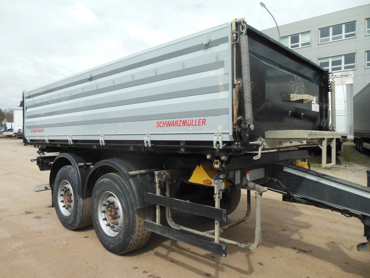 Schwarzmüller TKIA 2/E - Самосвал ремарке: снимка 4 Schwarzmüller TKIA 2/E - Самосвал ремарке: снимка 4