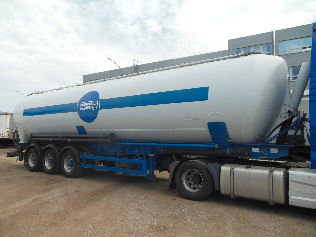 Spitzer SK 2460 CAL, 60.000 L - Цистерна за насипни товари: снимка 2 Spitzer SK 2460 CAL, 60.000 L - Цистерна за насипни товари: снимка 2