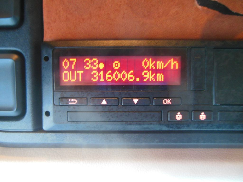 Влекач DAF XF106.480 SSC, LIMITED EDITION, STANDKLIMA, TOP! DAF XF106.480 SSC, LIMITED EDITION, STANDKLIMA, TOP!: снимка 20 Влекач DAF XF106.480 SSC, LIMITED EDITION, STANDKLIMA, TOP! DAF XF106.480 SSC, LIMITED EDITION, STANDKLIMA, TOP!: снимка 20