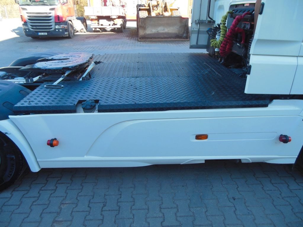 Влекач DAF XF106.480 SSC, LIMITED EDITION, STANDKLIMA, TOP! DAF XF106.480 SSC, LIMITED EDITION, STANDKLIMA, TOP!: снимка 9 Влекач DAF XF106.480 SSC, LIMITED EDITION, STANDKLIMA, TOP! DAF XF106.480 SSC, LIMITED EDITION, STANDKLIMA, TOP!: снимка 9