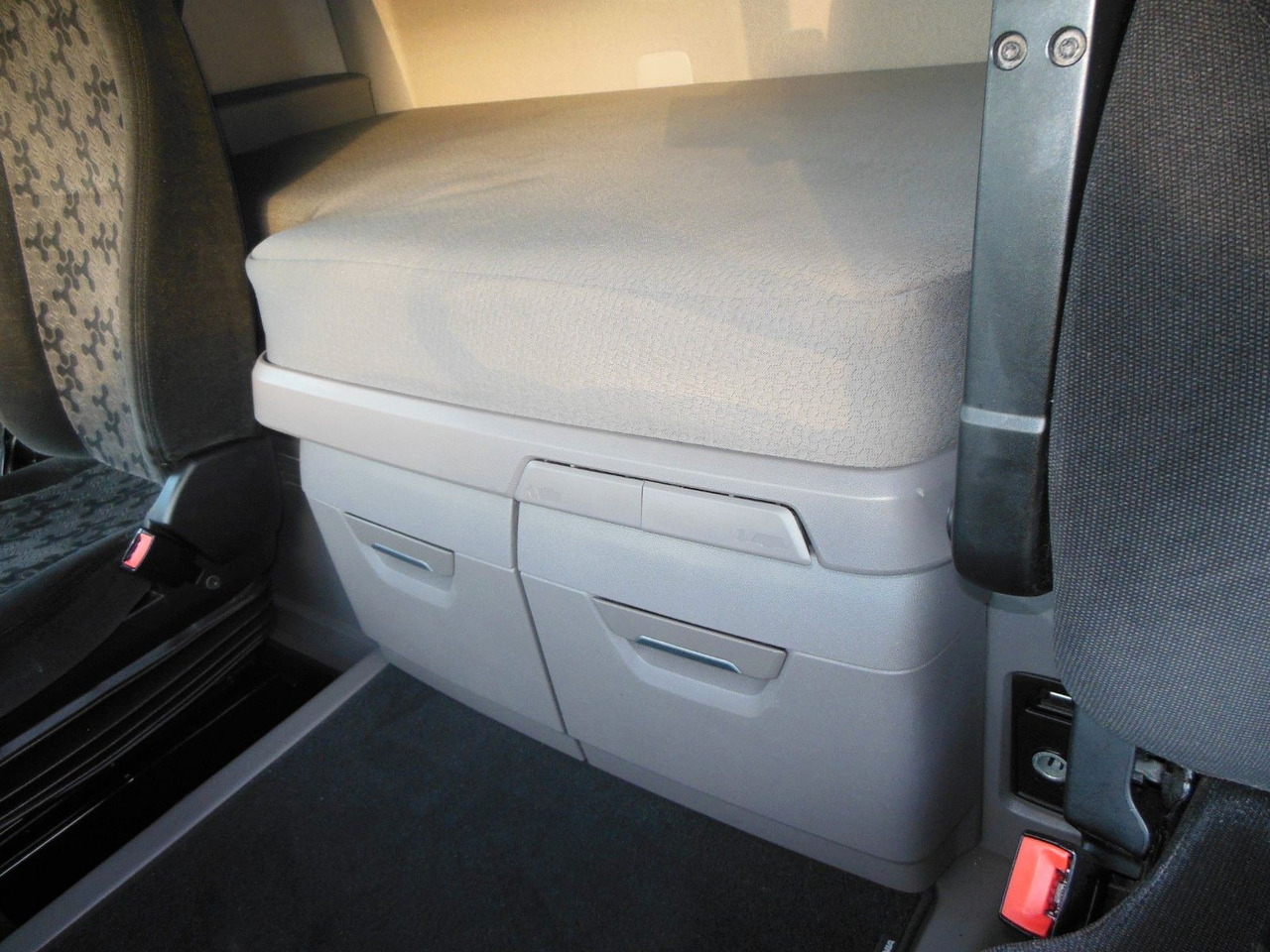 Влекач Scania R 410, STANDART, RETARDER, STANDKLIMA, TOP!!!: снимка 14