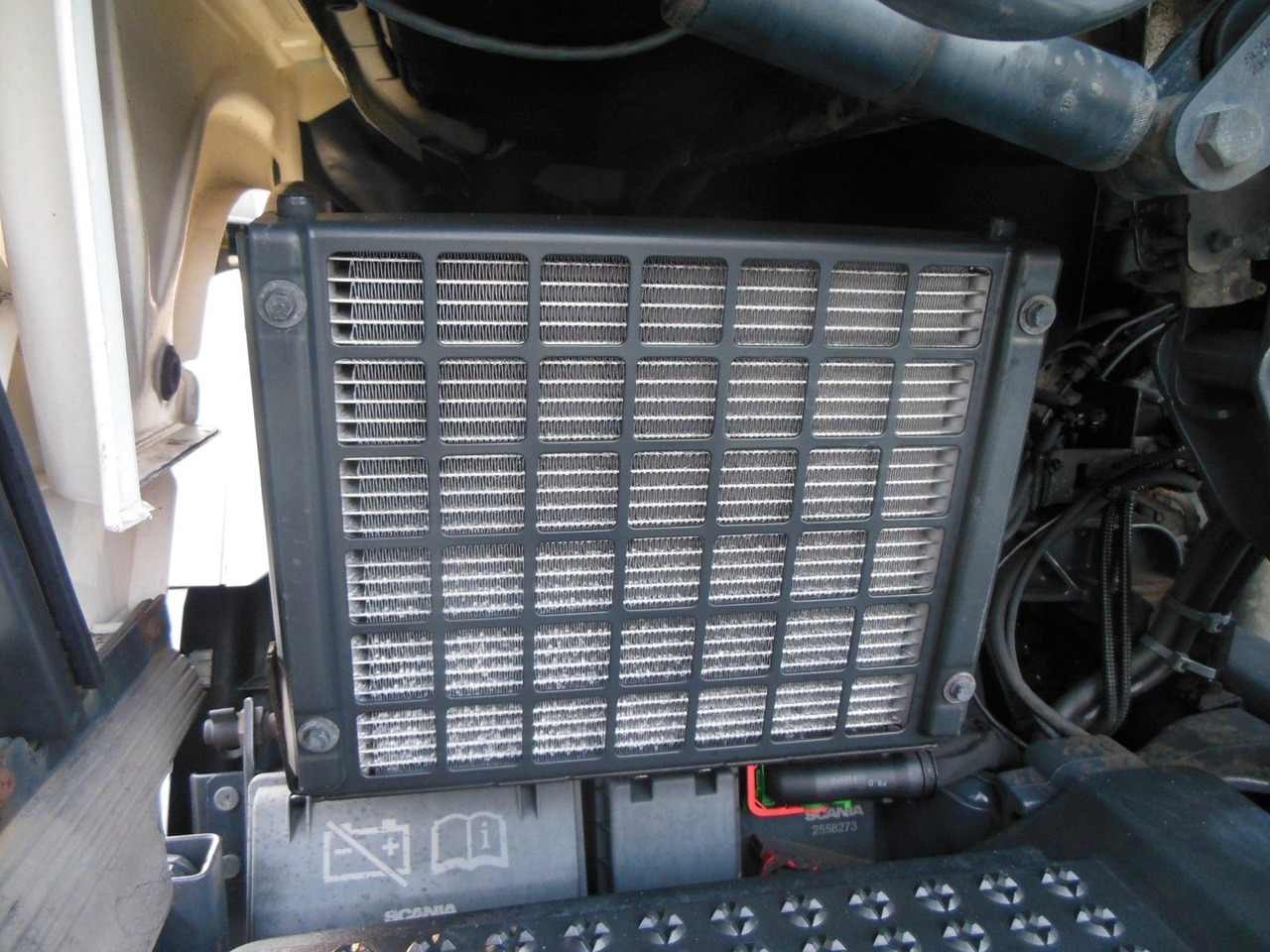 Влекач Scania R 410, STANDART, RETARDER, STANDKLIMA, TOP!!!: снимка 11