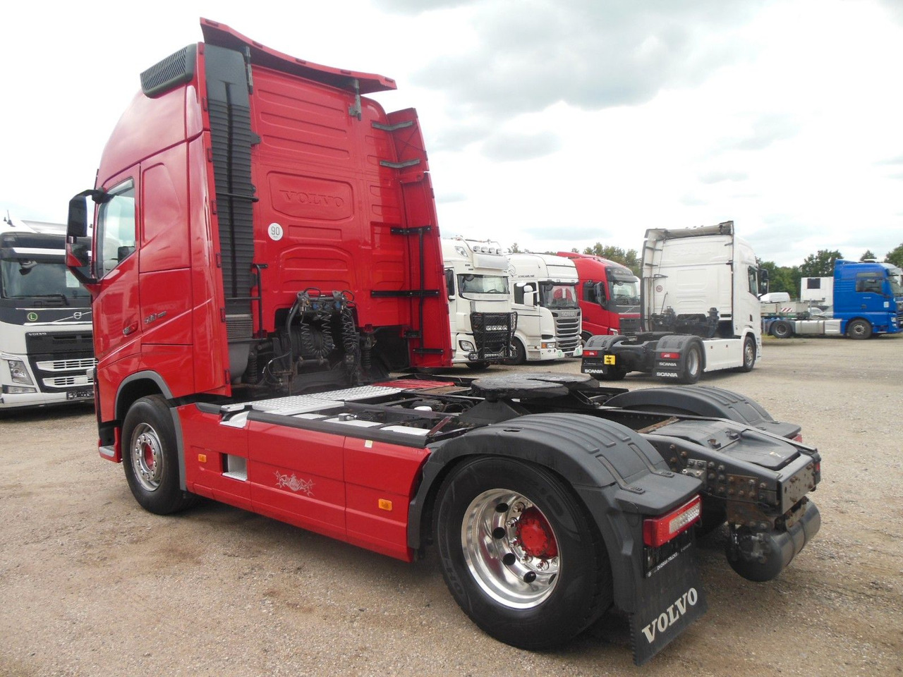 Volvo FH 13/500, GLOBE XL, STANDART, I PARK COOL - Влекач: снимка 4 Volvo FH 13/500, GLOBE XL, STANDART, I PARK COOL - Влекач: снимка 4