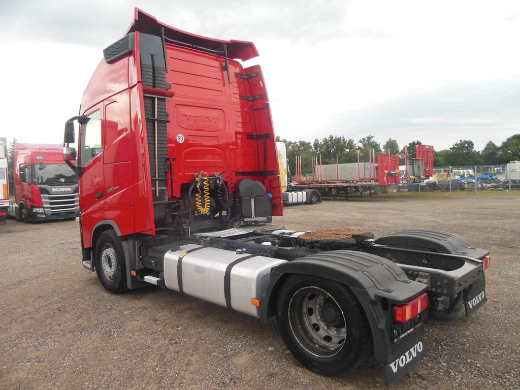 Volvo FH 13/500, LOWDECK, GLOBE XL, I PARK COOL, TOP!! Volvo FH 13/500, LOWDECK, GLOBE XL, I PARK COOL, TOP!! - Влекач: снимка 4 Volvo FH 13/500, LOWDECK, GLOBE XL, I PARK COOL, TOP!! Volvo FH 13/500, LOWDECK, GLOBE XL, I PARK COOL, TOP!! - Влекач: снимка 4
