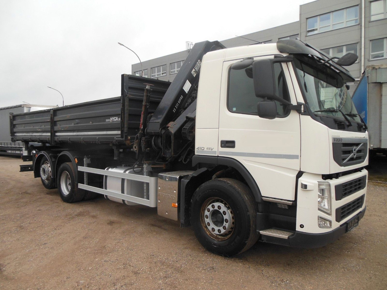 Volvo FM 410, 6X2, DREISEITEN KIPPER, HIAB XS 211 - Самосвал камион, Камион с кран: снимка 2 Volvo FM 410, 6X2, DREISEITEN KIPPER, HIAB XS 211 - Самосвал камион, Камион с кран: снимка 2