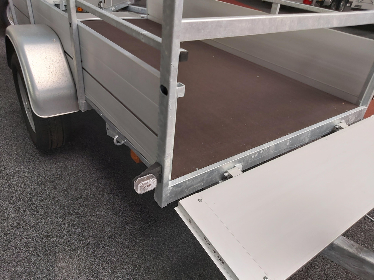 Anssems Kastenanhänger BSX 1350 251x130x45cm (S) 1350kg Modell 2024 - Ремарке за кола: снимка 3 Anssems Kastenanhänger BSX 1350 251x130x45cm (S) 1350kg Modell 2024 - Ремарке за кола: снимка 3