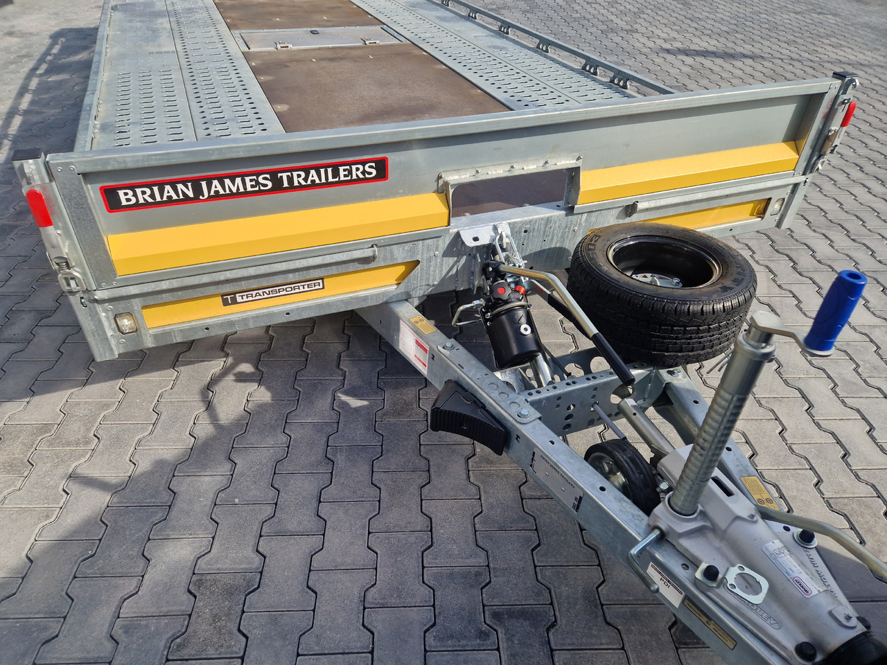 BJT T Transporter 231 550x224cm yellow ankippbar Heckrampe Tridem Alufelgen 10" 3500kg - Автовоз ремарке: снимка 4 BJT T Transporter 231 550x224cm yellow ankippbar Heckrampe Tridem Alufelgen 10" 3500kg - Автовоз ремарке: снимка 4