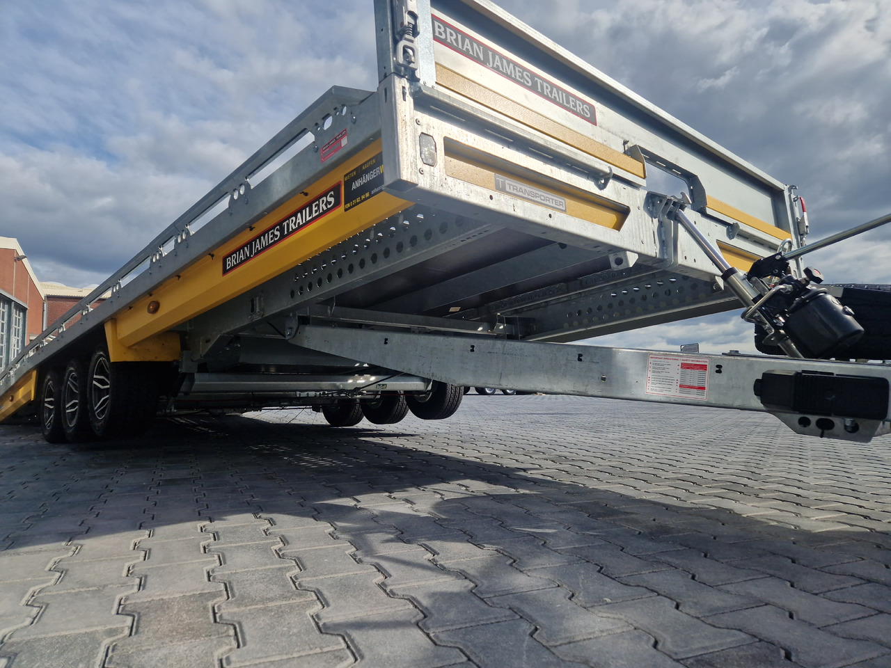 BJT T Transporter 231 550x224cm yellow ankippbar Heckrampe Tridem Alufelgen 10" 3500kg - Автовоз ремарке: снимка 5 BJT T Transporter 231 550x224cm yellow ankippbar Heckrampe Tridem Alufelgen 10" 3500kg - Автовоз ремарке: снимка 5