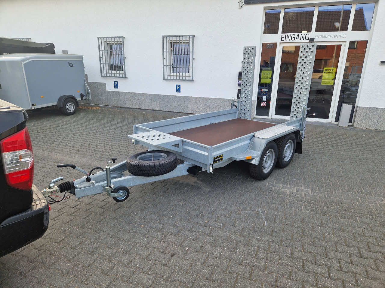 Baggeranhänger BUILDER M+ 300x158x20cm breit Auffahrrampen Reserverad 3000kg - Ремарке за строителна техника: снимка 4 Baggeranhänger BUILDER M+ 300x158x20cm breit Auffahrrampen Reserverad 3000kg - Ремарке за строителна техника: снимка 4