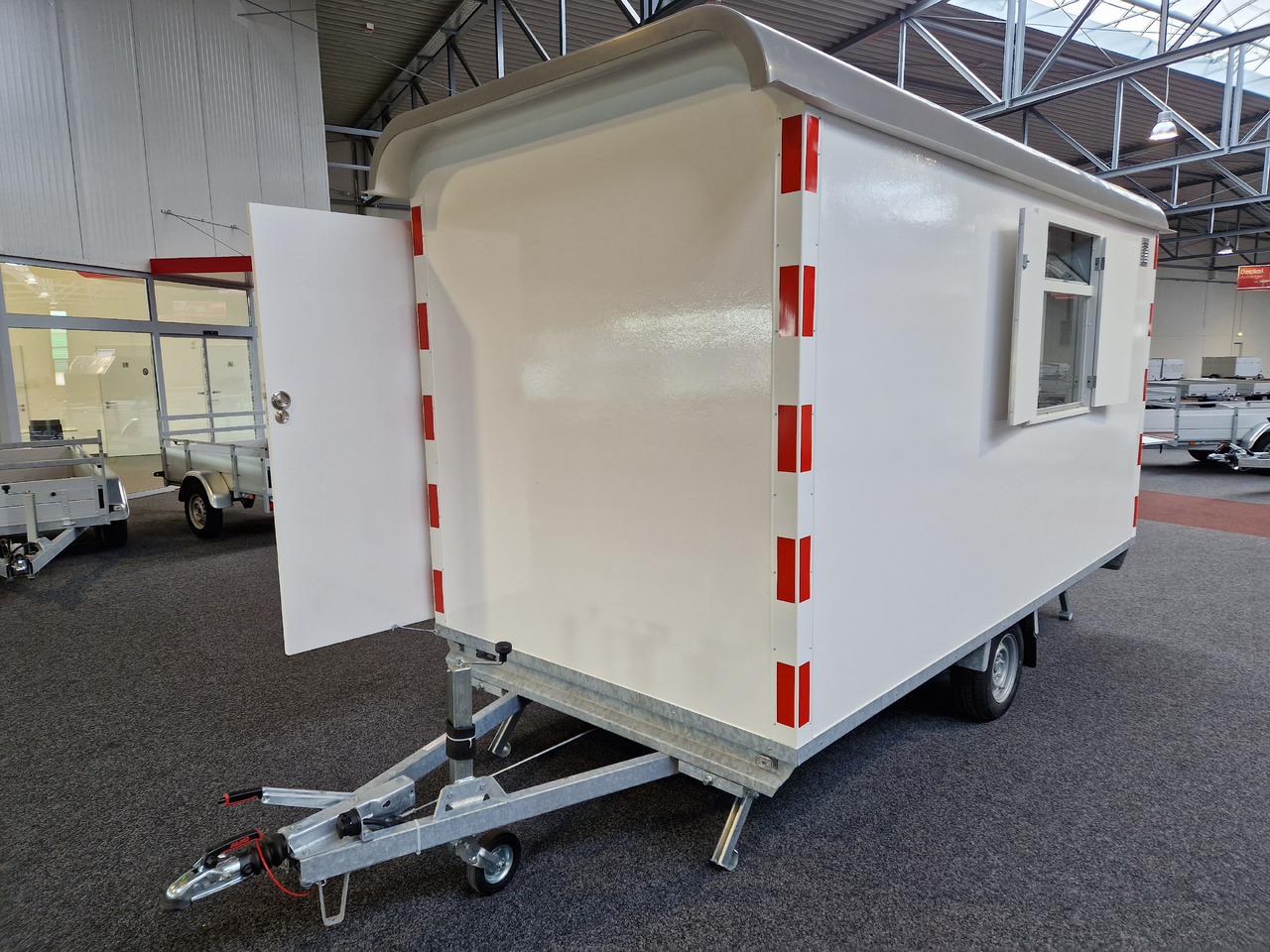 Bauwagen PTS 1400.390×188 Heizung Toilette 1400kg - Затворена каросерия ремарке: снимка 3 Bauwagen PTS 1400.390×188 Heizung Toilette 1400kg - Затворена каросерия ремарке: снимка 3