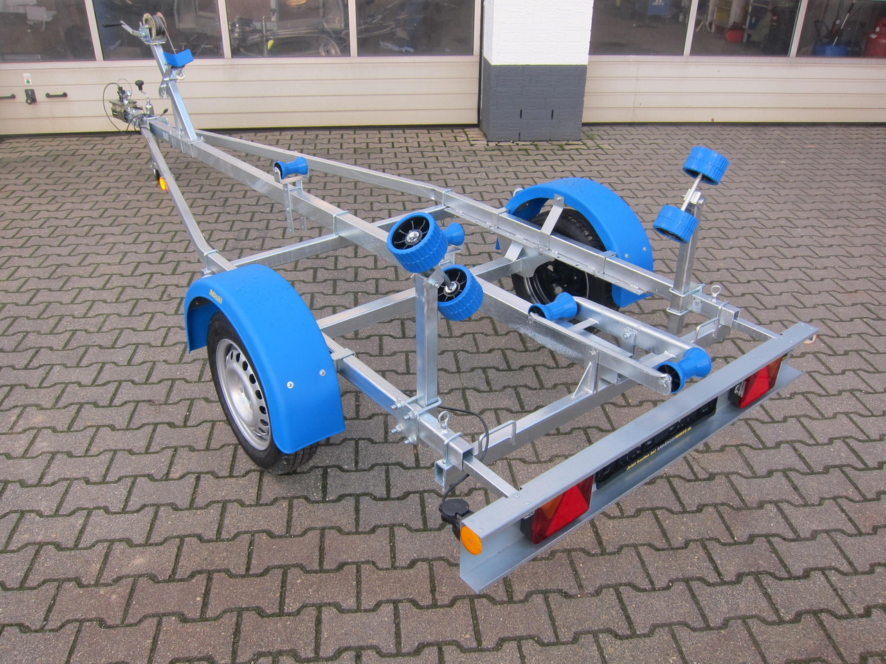 Bootsanhänger Boattrailer Neptun NAVY N7-17 Trailer 750kg mit Winde Winter Online Aktion - Колесар за лодка: снимка 1 Bootsanhänger Boattrailer Neptun NAVY N7-17 Trailer 750kg mit Winde Winter Online Aktion - Колесар за лодка: снимка 1